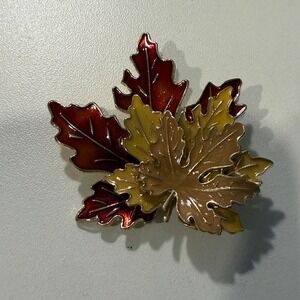 Vintage Autumn Maple Leaf Brooch Pin Gold Tone Fall Harvest Thanksgiving Jewelry